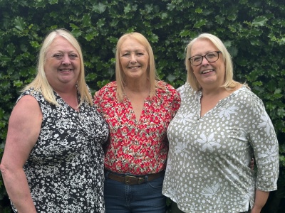 'I was diagnosed with rare blood cancer - what my sisters did next saved my life' thumbnail image